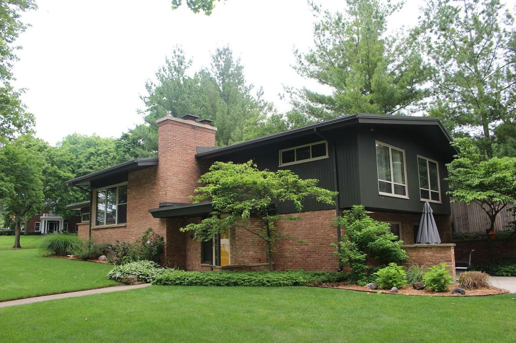 Riverside Gardens Home